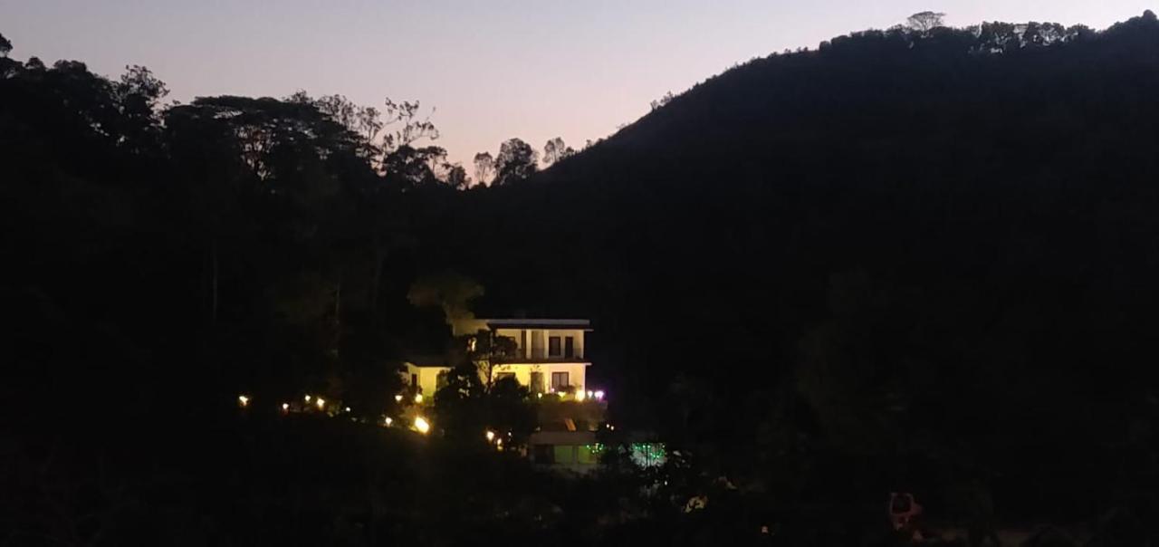 Mist Woods Vagamon Hotell Exteriör bild